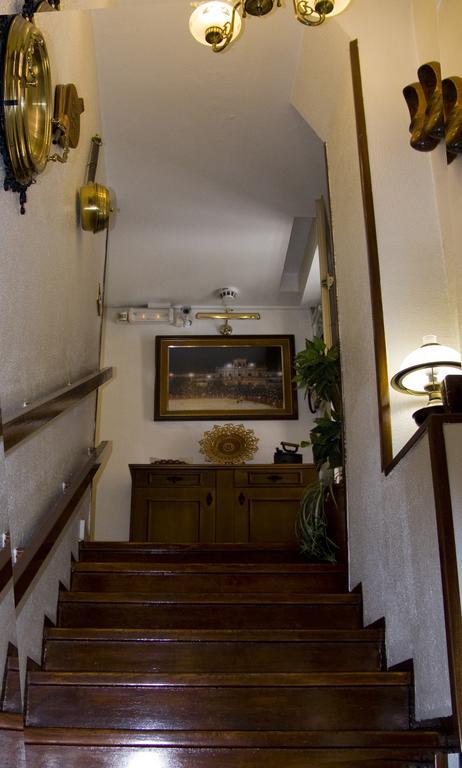 Hostal Navasfrias Salamanca Esterno foto